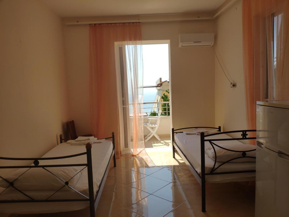 Let Rooms Lukova 외부 사진