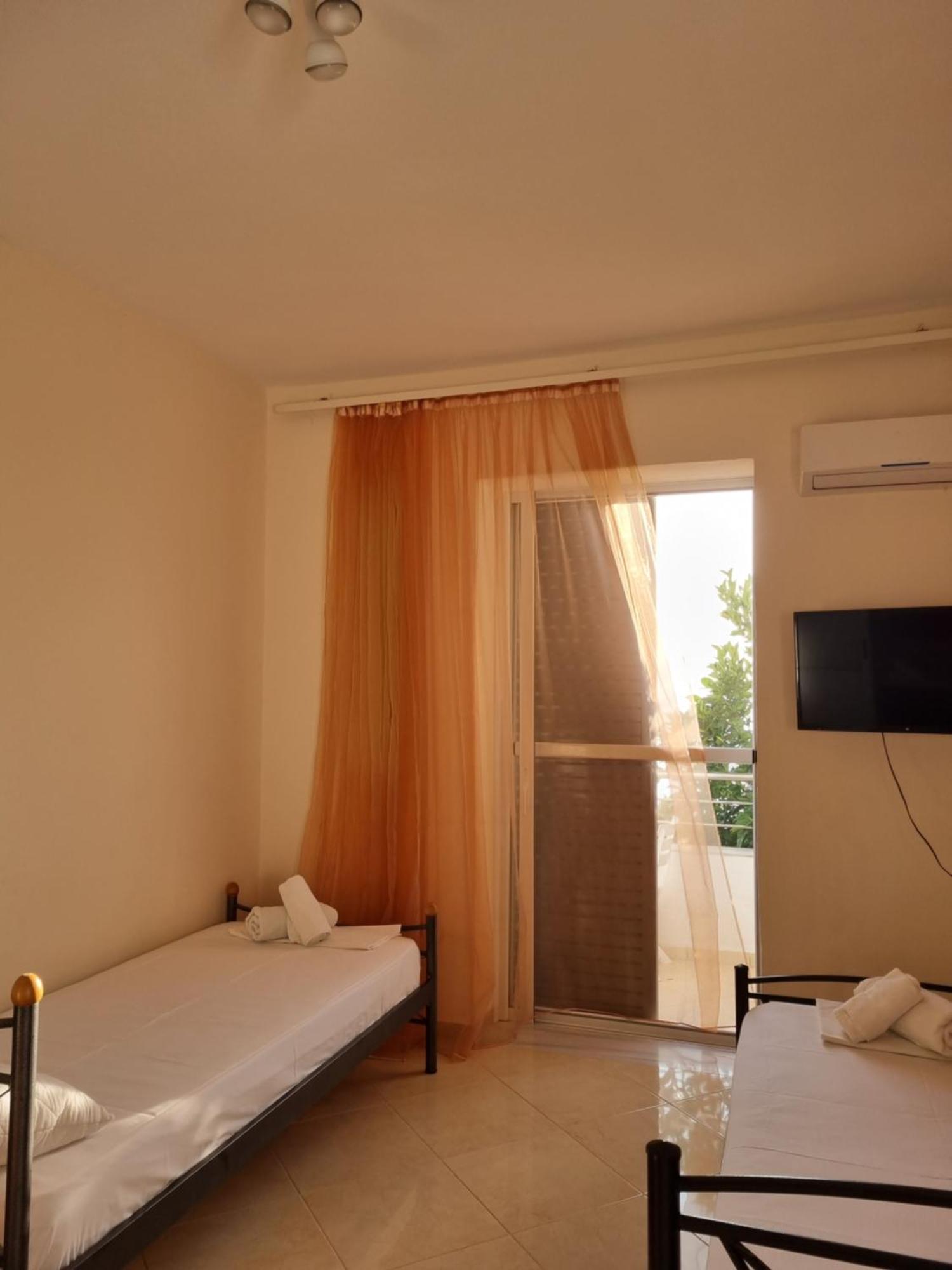 Let Rooms Lukova 외부 사진