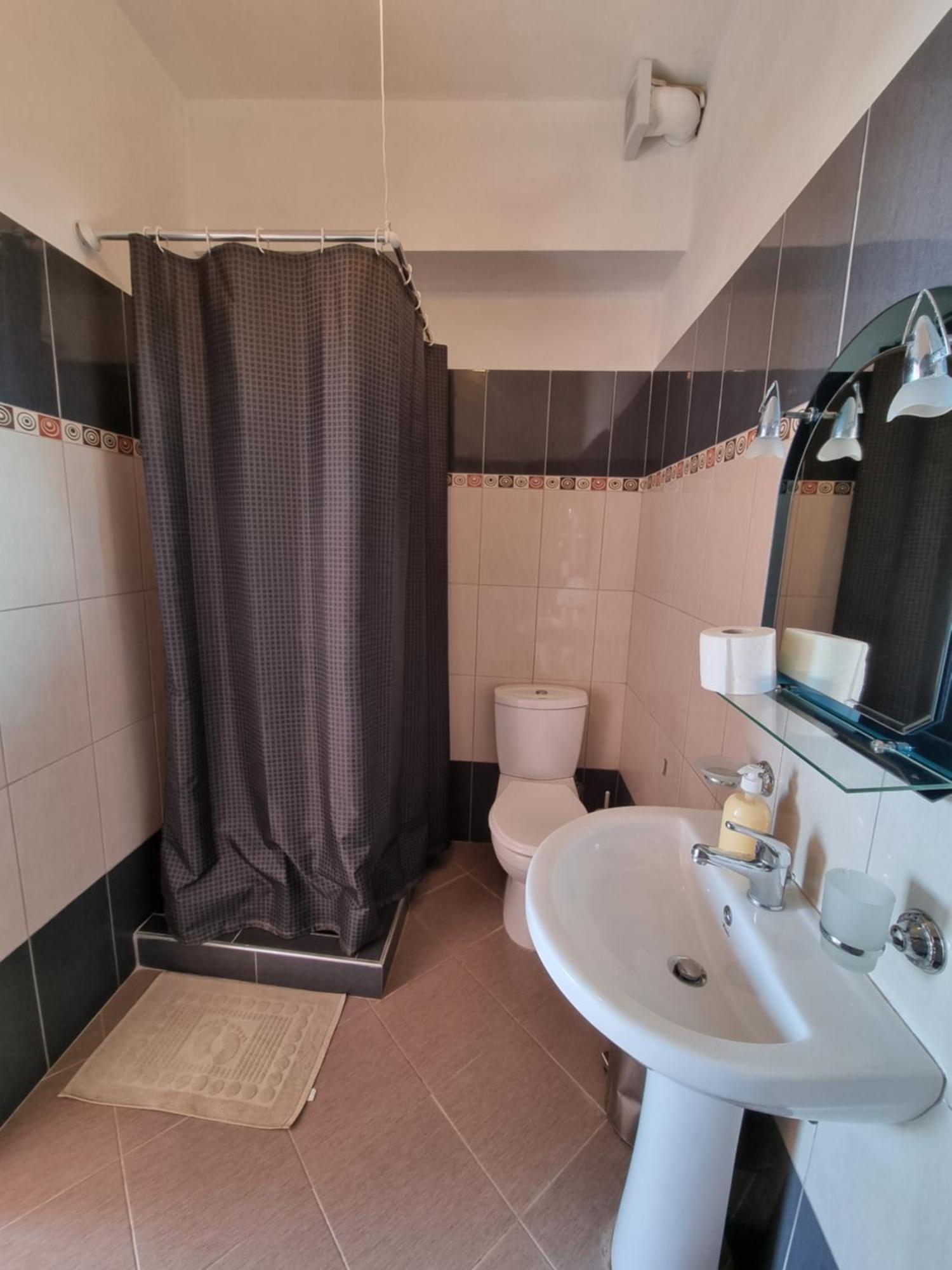 Let Rooms Lukova 외부 사진