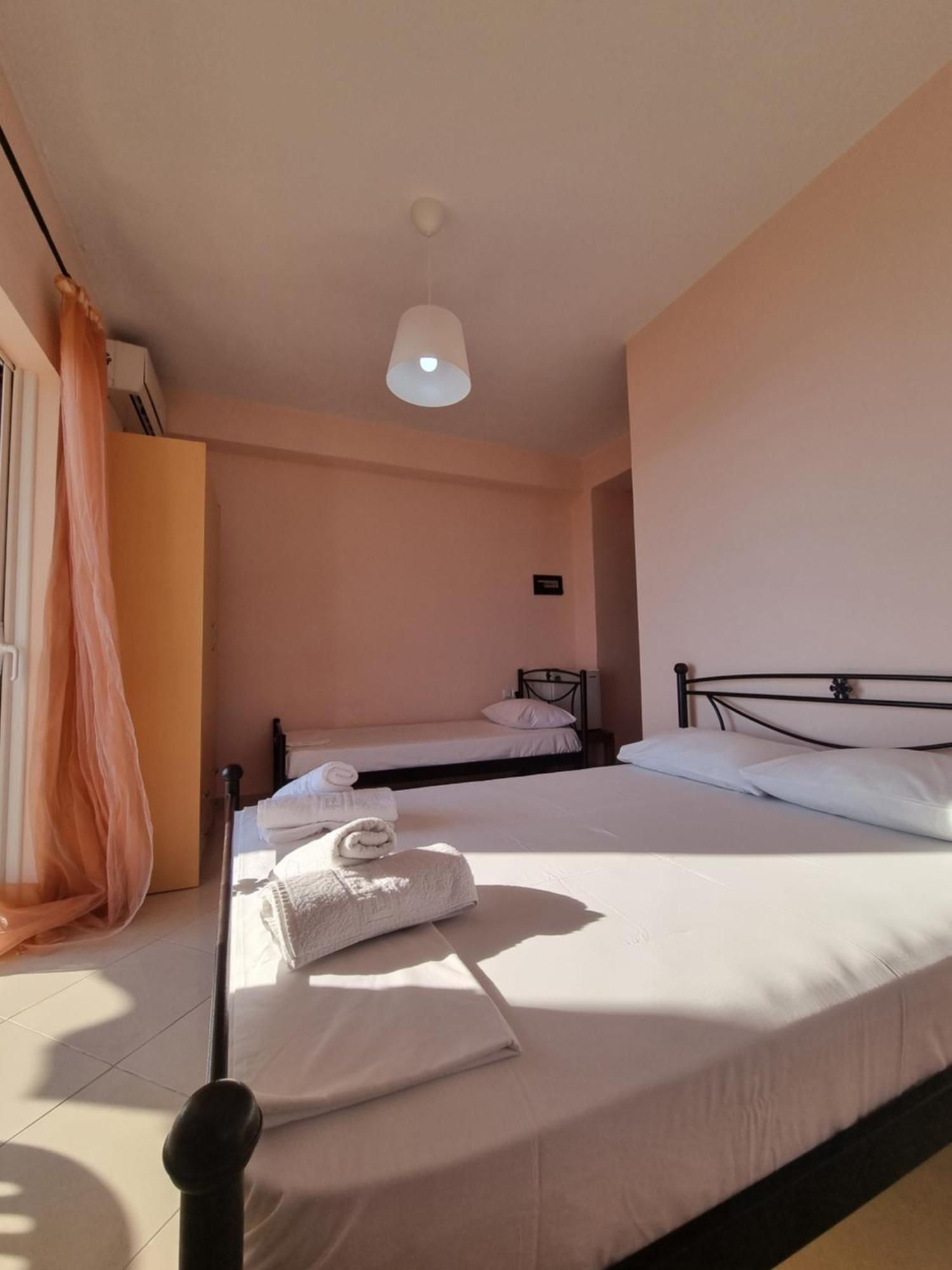 Let Rooms Lukova 외부 사진