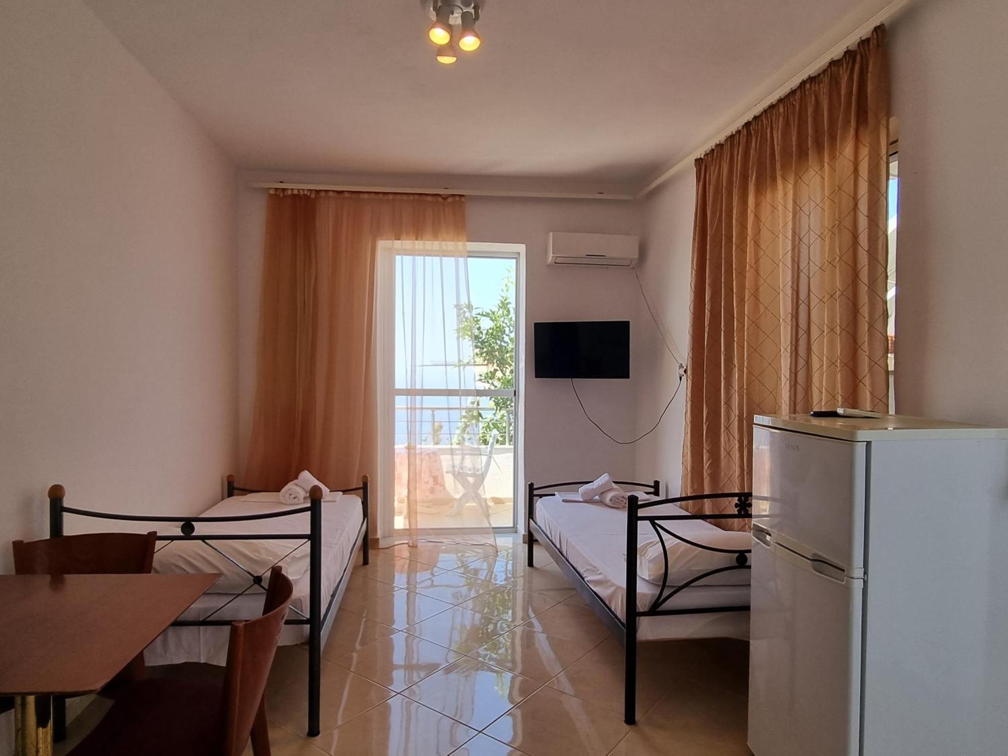 Let Rooms Lukova 외부 사진
