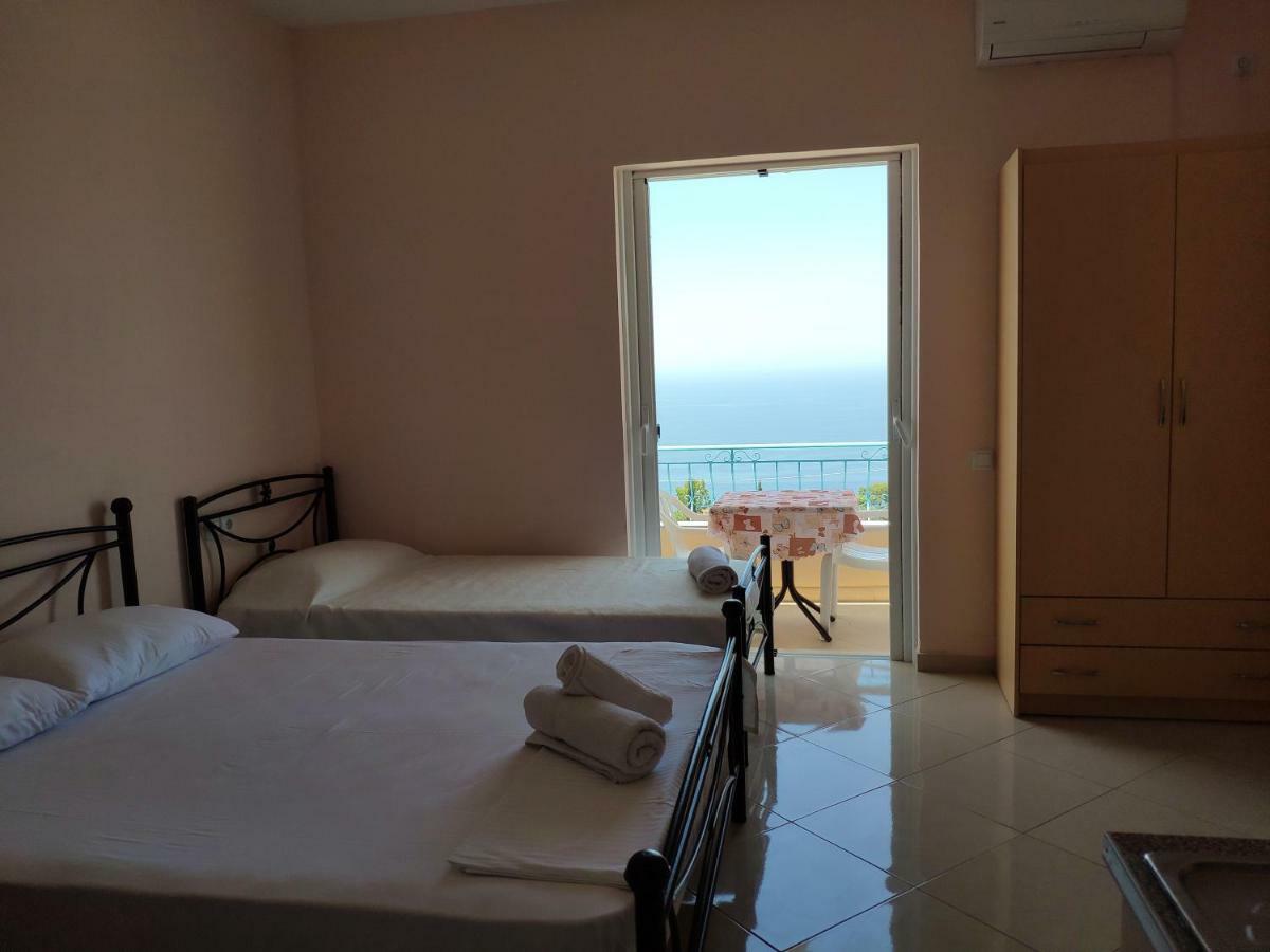 Let Rooms Lukova 외부 사진