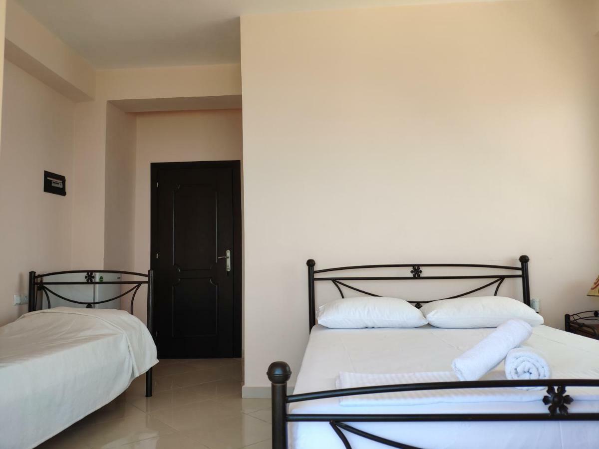 Let Rooms Lukova 외부 사진
